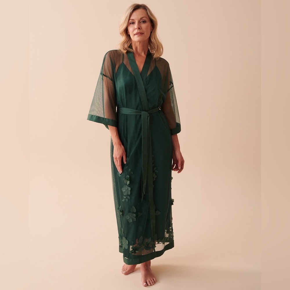 LA VIE ENROSE Long Mesh Floral Kimono